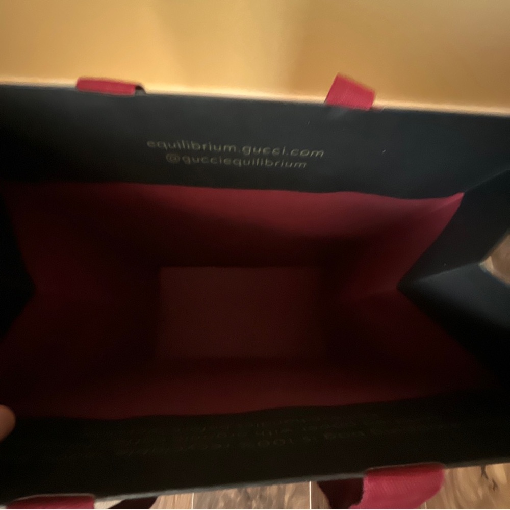 Authentic Gucci Shopping Bag. - Picture 4 of 6